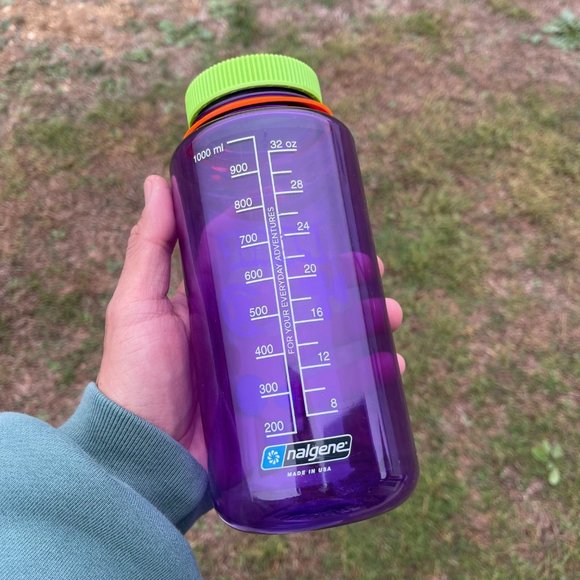 NEW MARKET STUDIOS PEACE & POWER PURPLE WATER BOTTLE - Picture 3 of 4